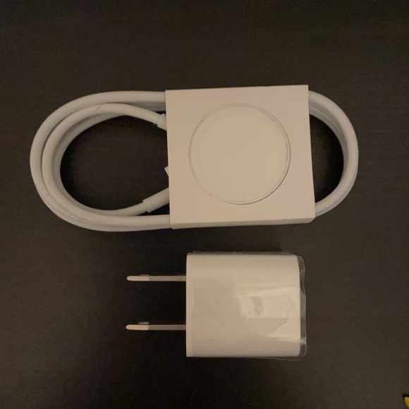 Apple Watch 38MM w/bands and charging accessories - Picture 8 of 10